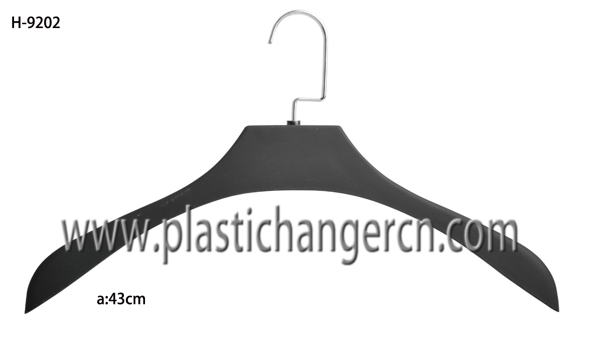 9202 rubber coated coat hanger