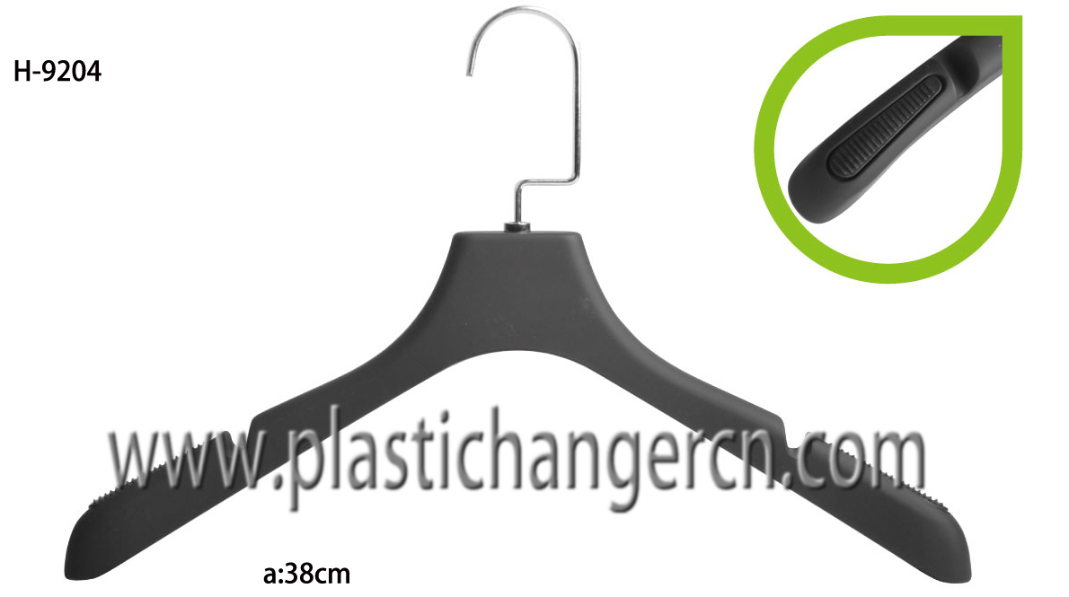 9204 rubber coated coat hanger