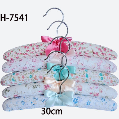 7541 satin children hanger