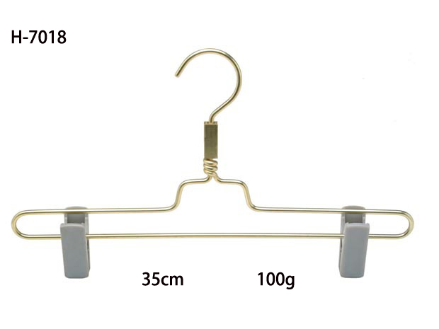 7018 metal sportswear hanger